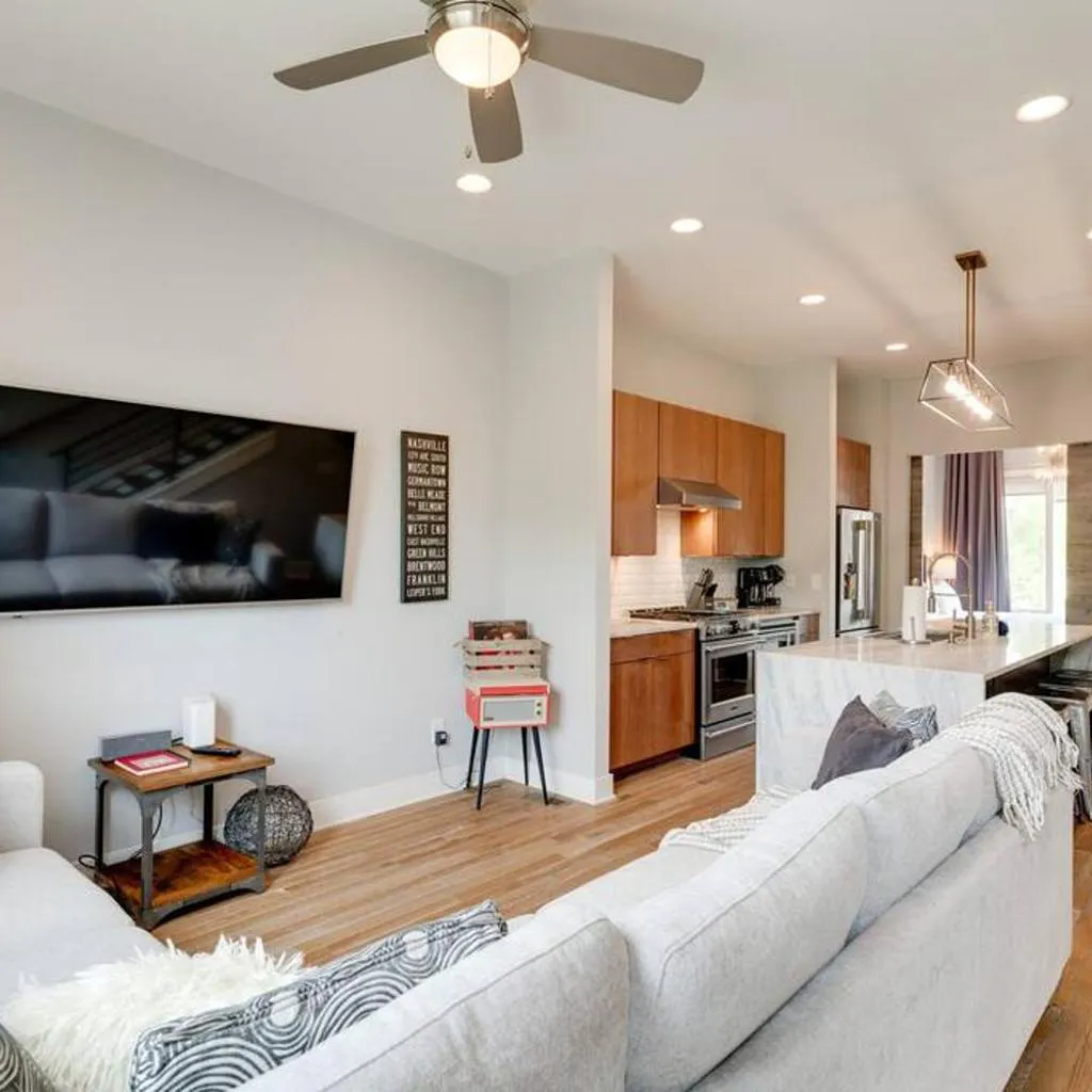 Photograph of Edgehill Rooftop Lounge - Sleeps 10 - 2 King Suites