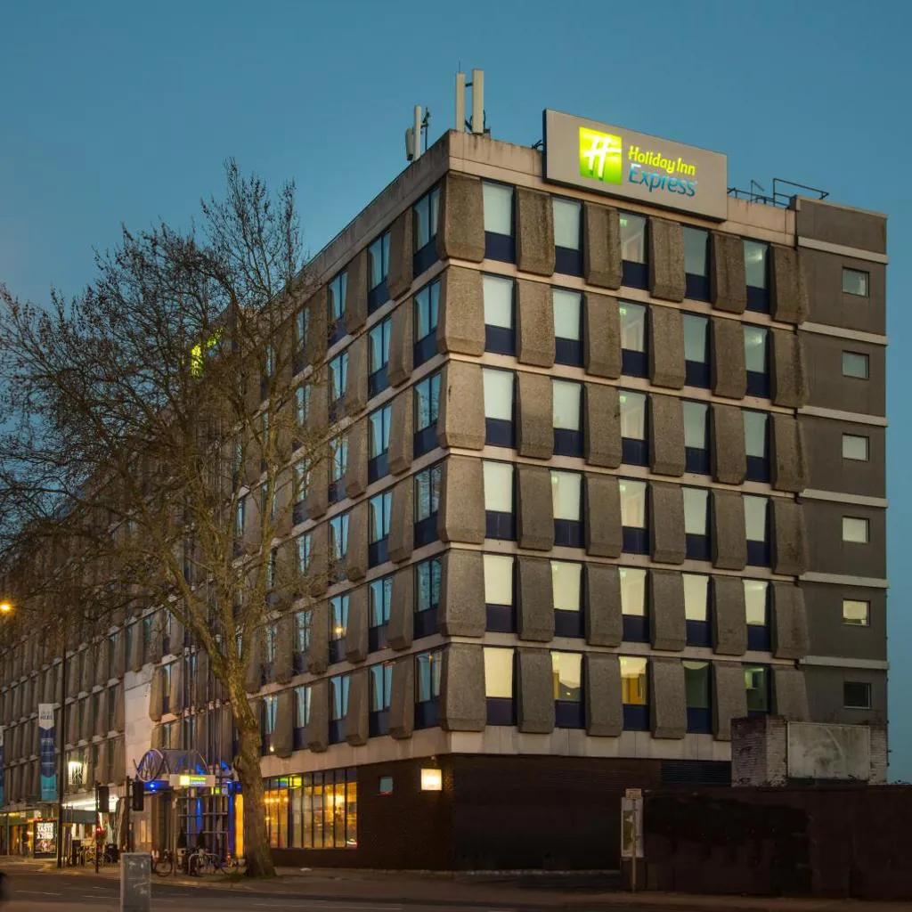 Photograph of Holiday Inn Express Bristol City Centre by IHG
