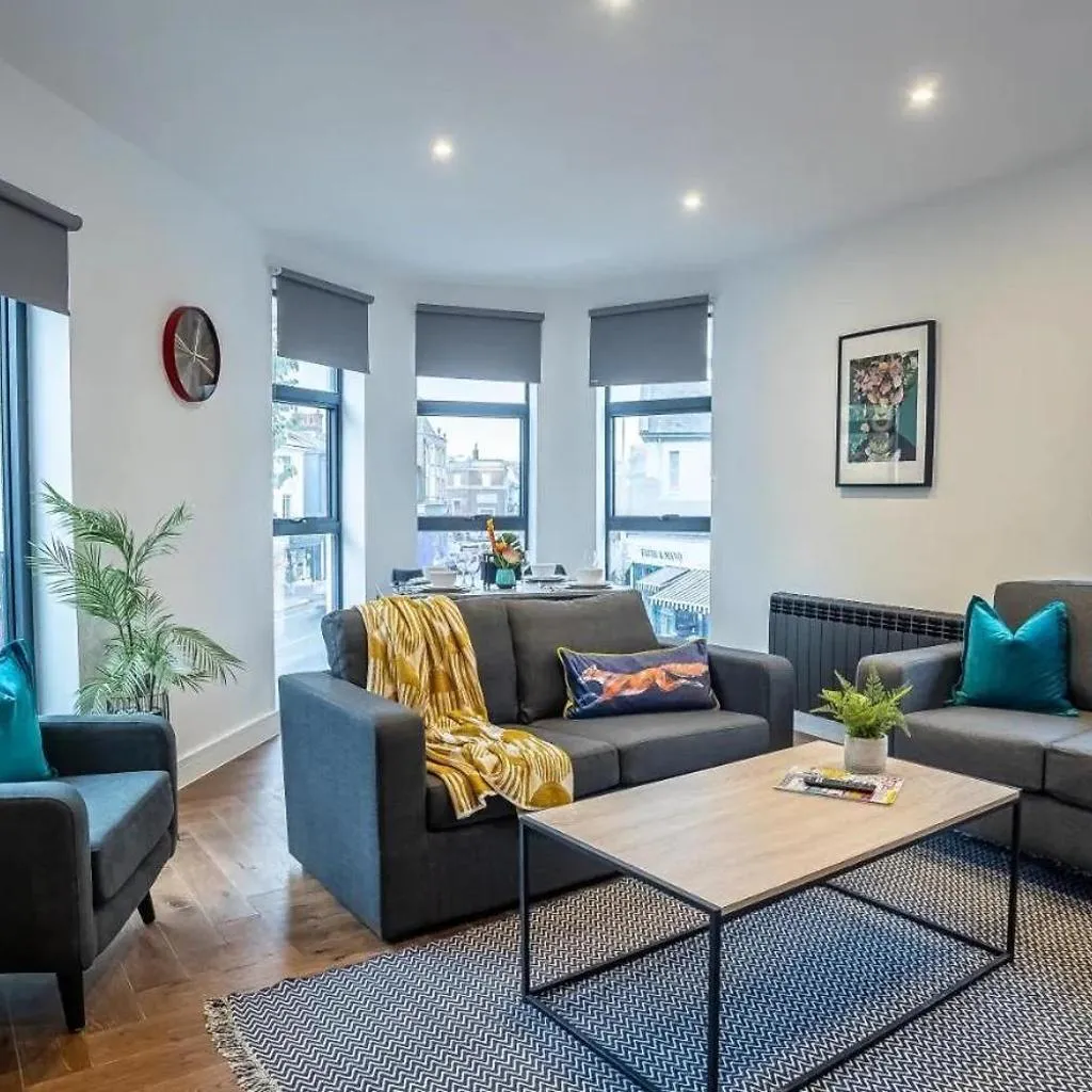 Photograph of Beautiful 2 Bedroom Flat Next to Brighton Station I Sleep 6 I RHTTT