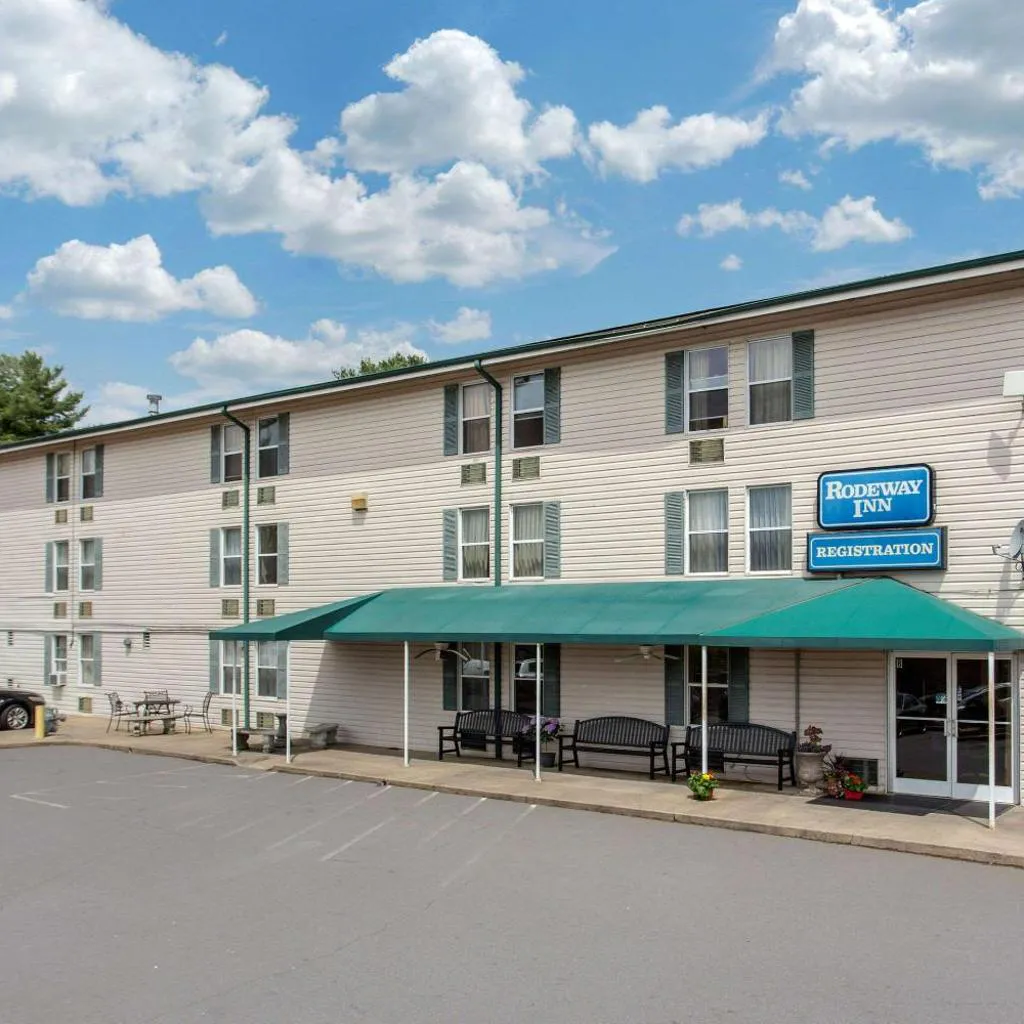 Photograph of Rodeway Inn Asheville