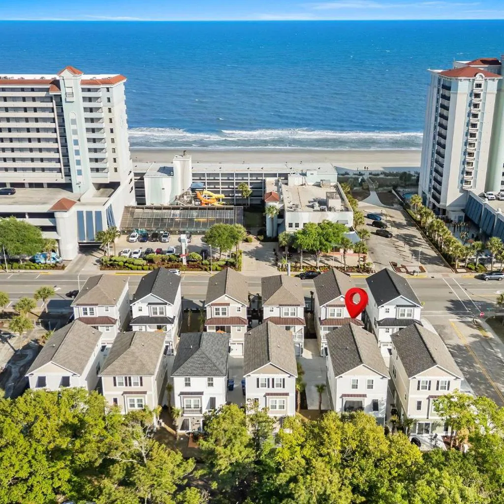 Photograph of The Pink Panther-Ocean side-Pet Friendly