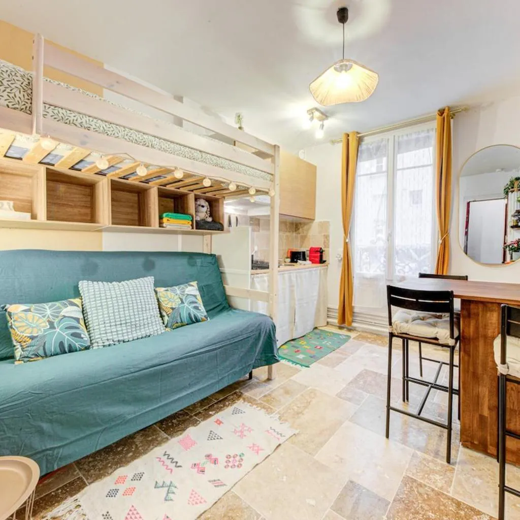 Photograph of Petit studio cosy quartier branché entre Bastille et Nation