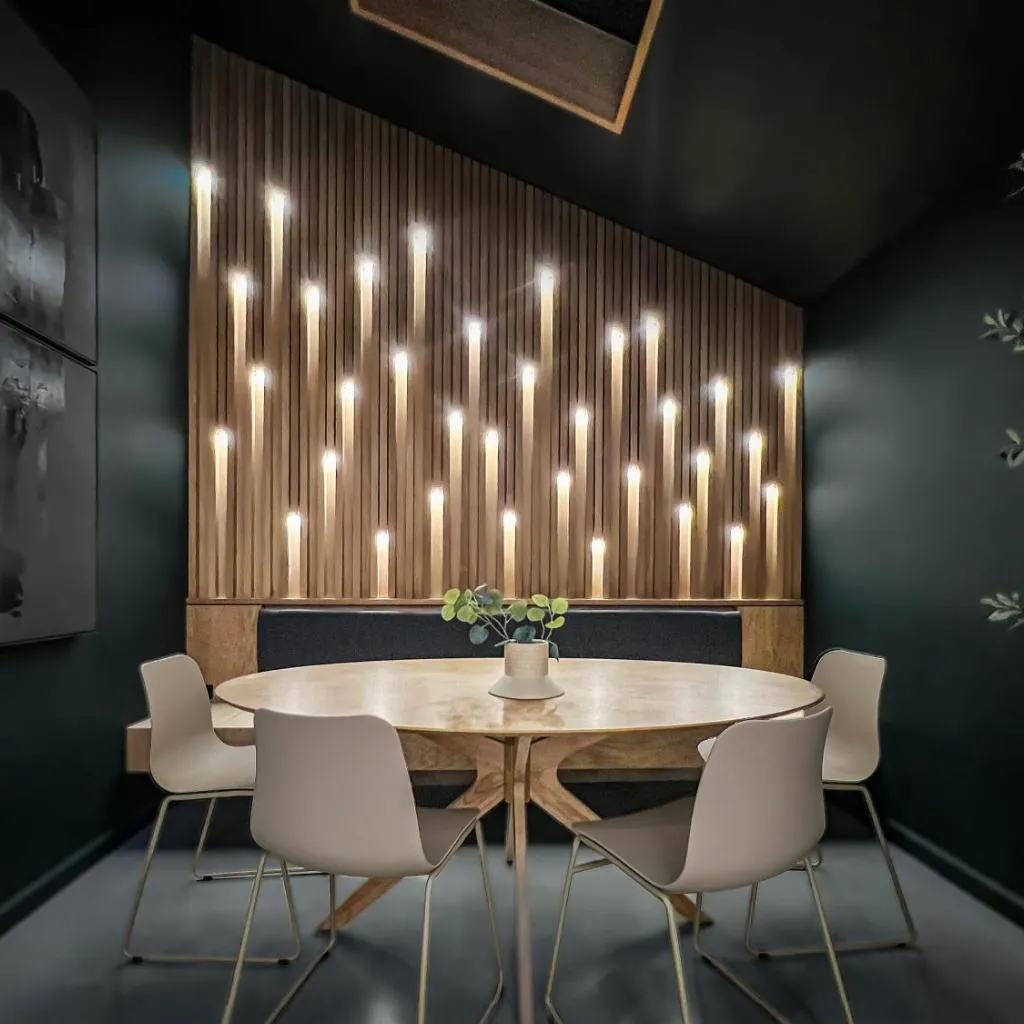 Photograph of 1_OAK - experience custom design - 2 masters