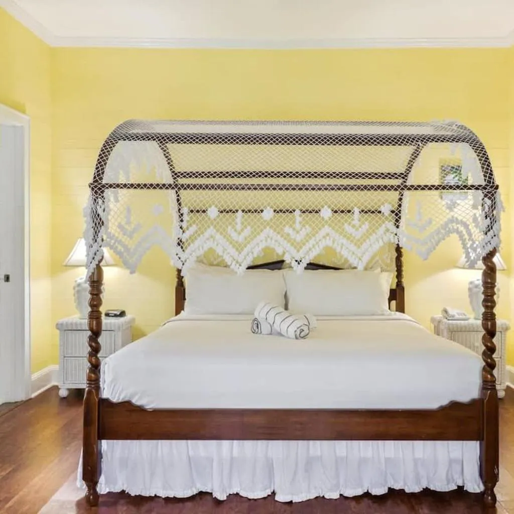 Photograph of Classic King Balcony at the James House