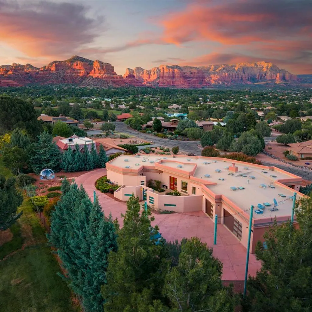 Photograph of Luxury 4BR Estate for 10, Red Rock & Golf Views, Sauna, GeoDome, Massage, Yoga