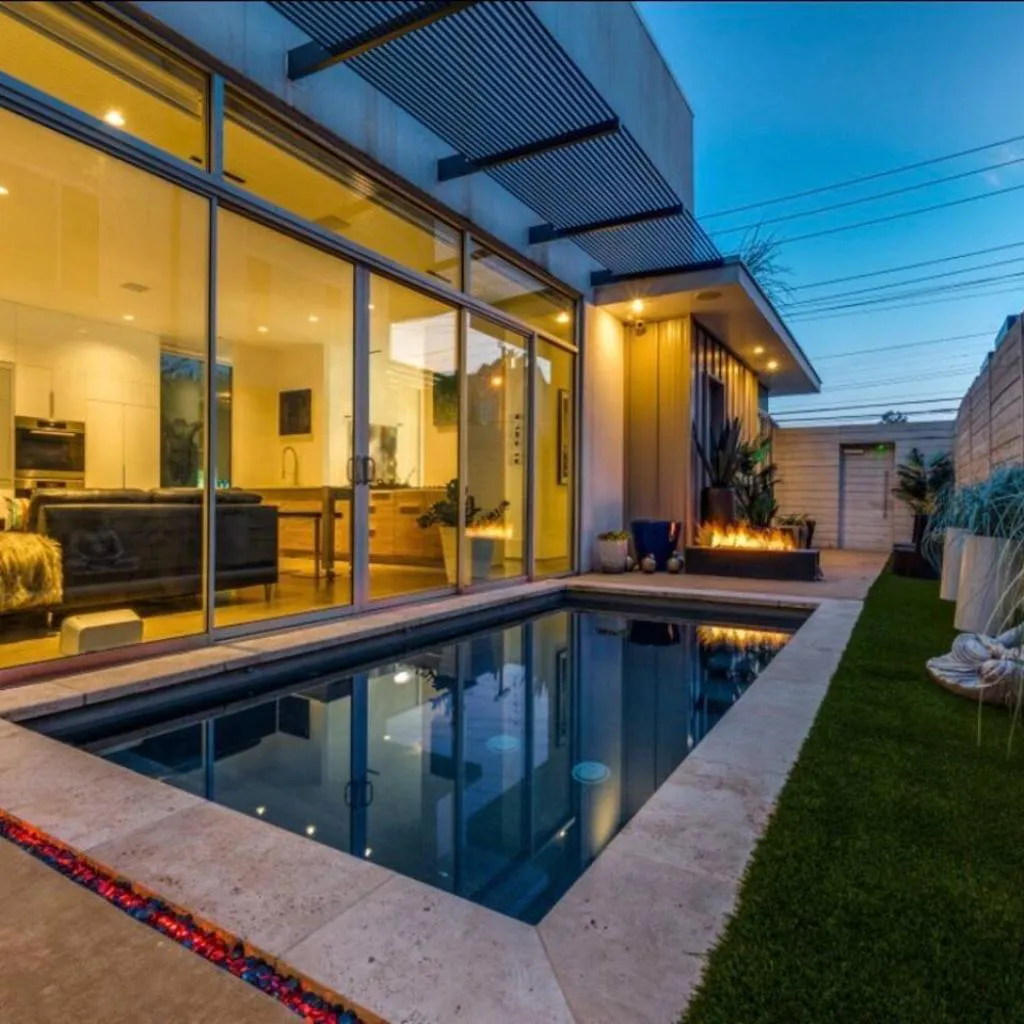 Photograph of Luxury 2BR 2BA w Pool and Large Pets Allowed