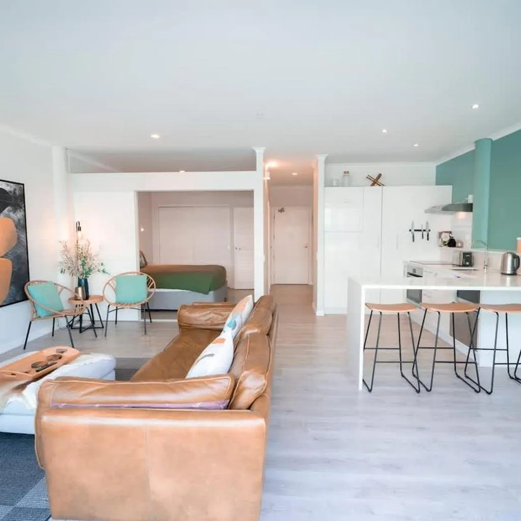 Photograph of Location Location! Harbourside Apartment with Parking