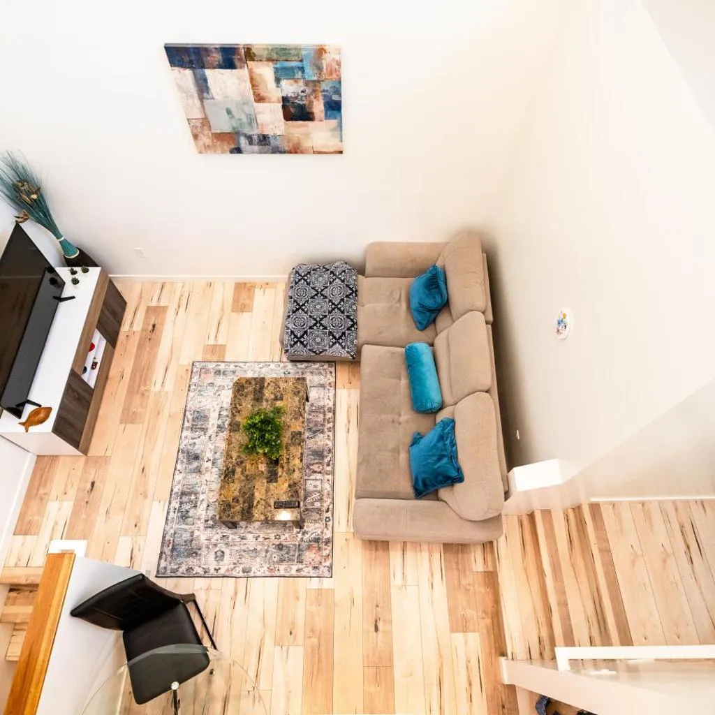 Photograph of Chic 3-Levels 2-Bedroom 2 Bathroom Loft With 2 Parking