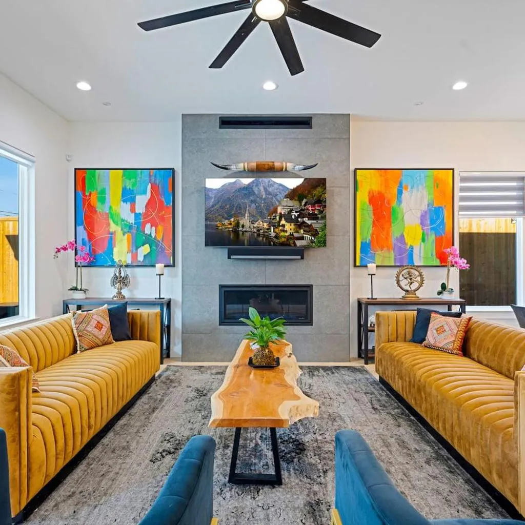 Photograph of Oak Lawn Prestige! Pool, Spa & Private Concierge