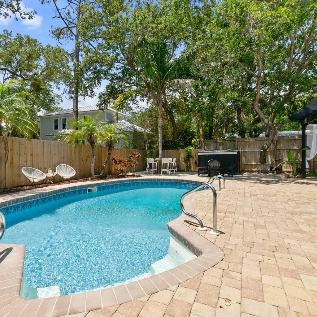 Photograph of Vilano Paradise- Resort-style Pool Walk to Beach