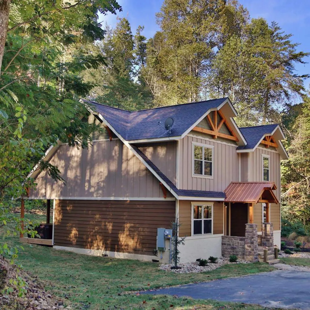 Photograph of Misty Mountainside–Romantic 2-Suite Modern Chalet with Hot Tub and Pool Table