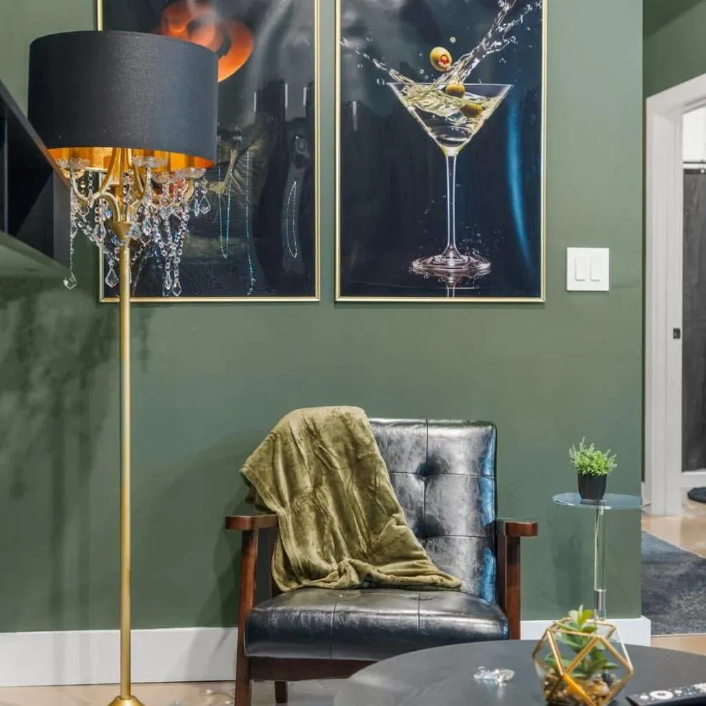 Photograph of Martini Bar Speakeasy Studio 10min to Broadway
