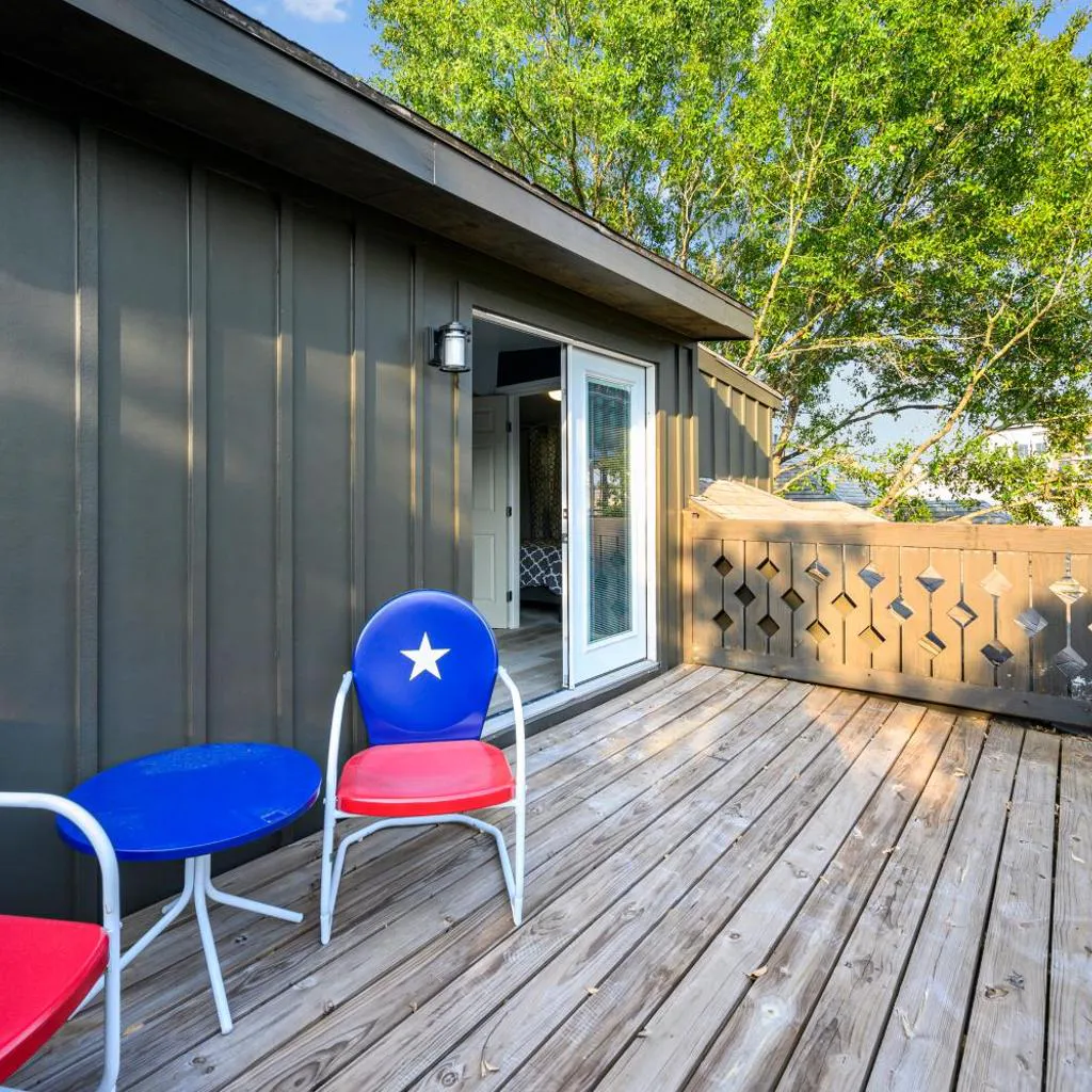 Photograph of Cozy & Spacious Montrose Retreat with 3BR Near Houston Attractions