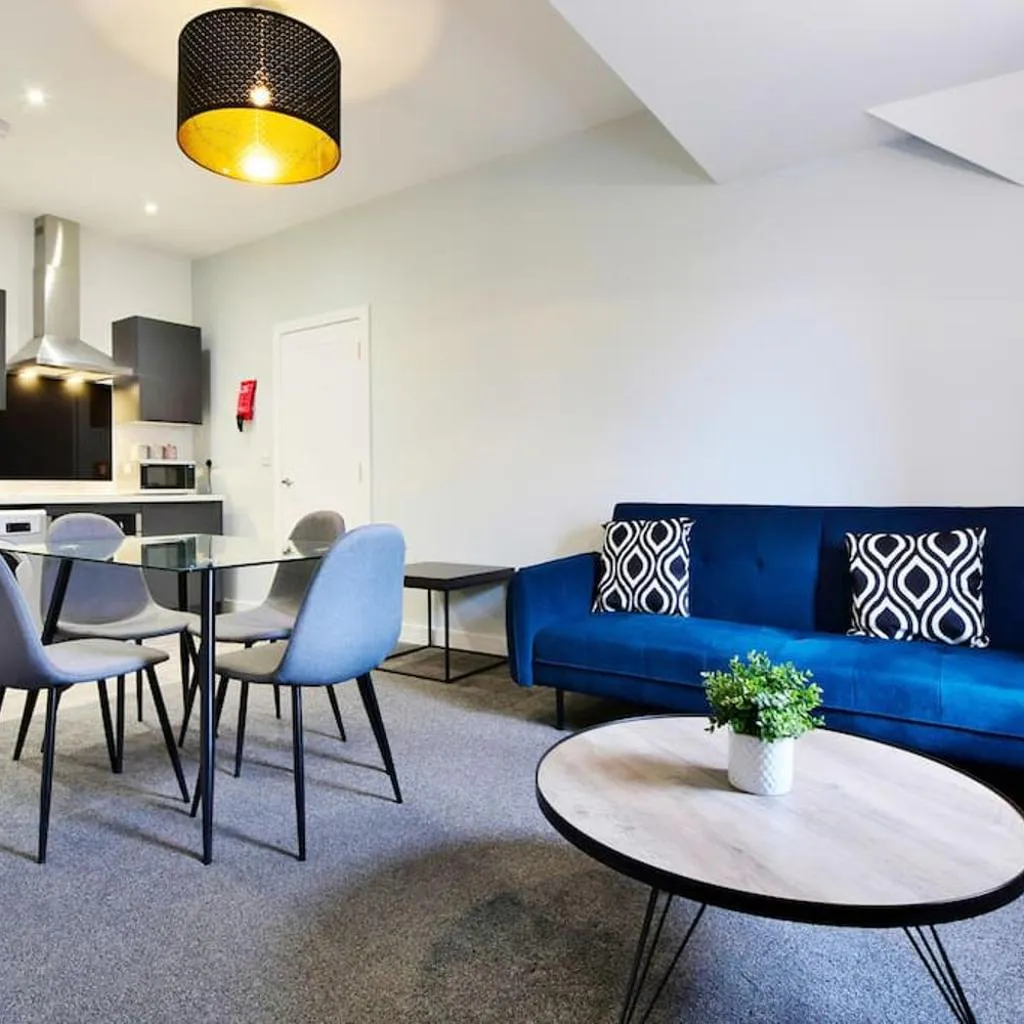 Photograph of FREE PARKING - Modern 2-BR Flat close to Salford Royal
