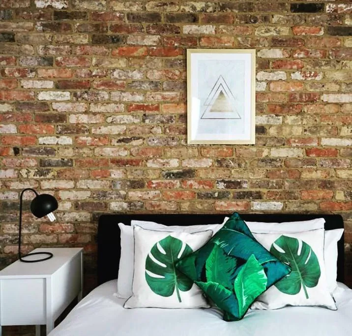 Photograph of N5 Townhouse, Brighton Sleeps 20