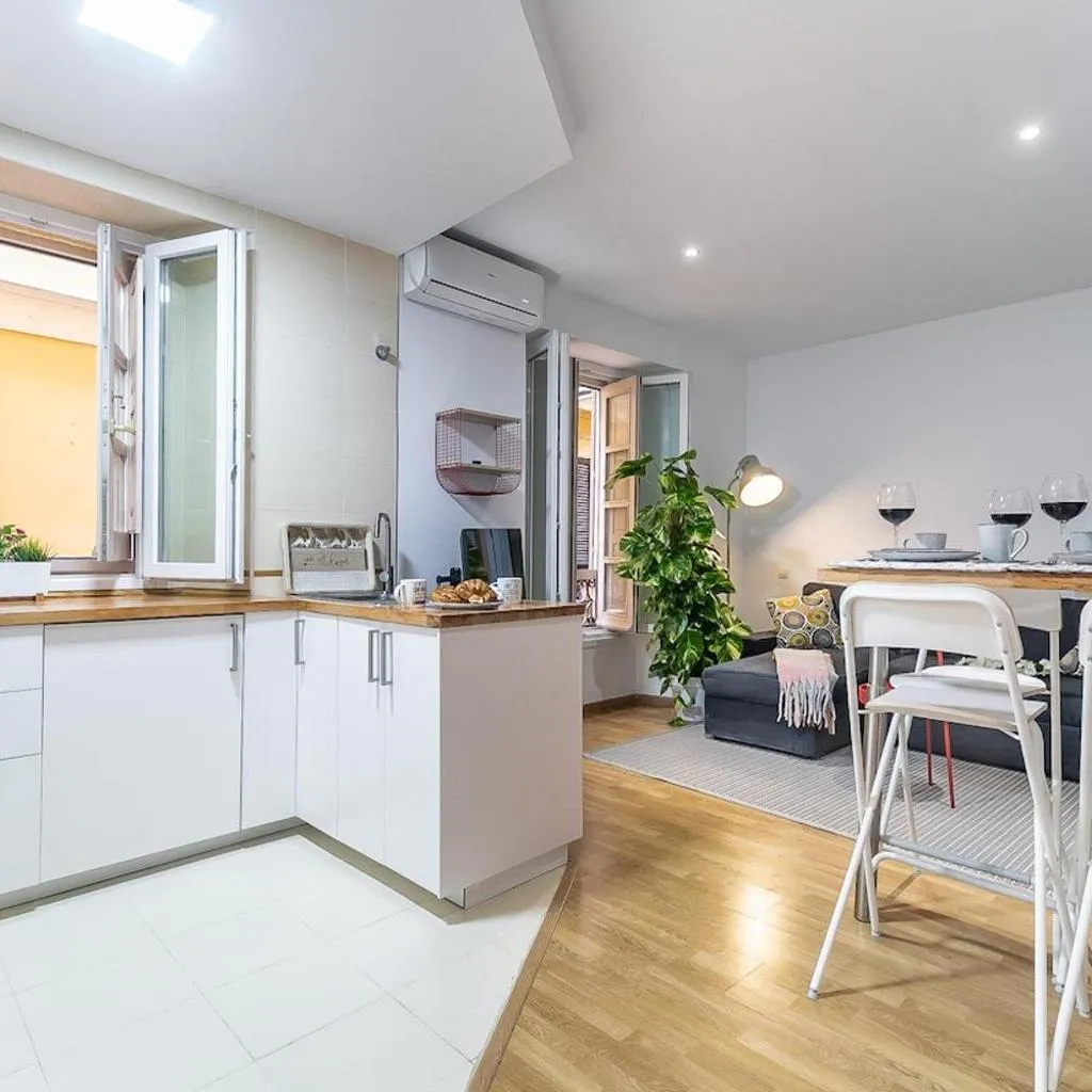 Photograph of 1- Boutique Downtown Apartment by TuriVida 4