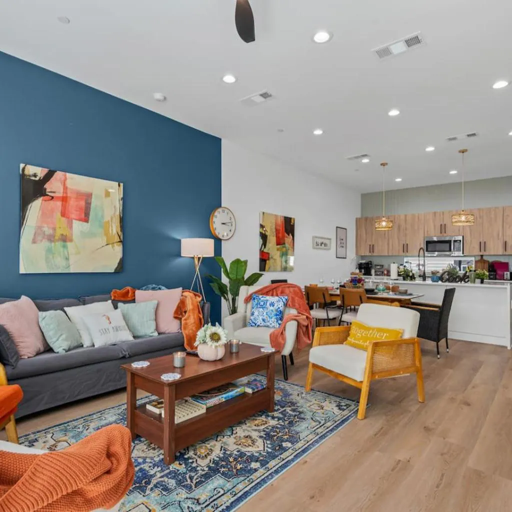 Photograph of The Sapphire 3BD In The Heart of Dallas