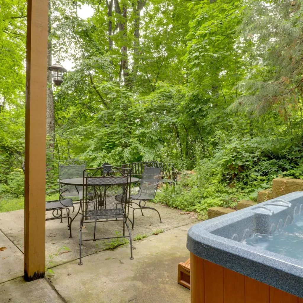 Photograph of Sugar Mtn Cabin w/ Hot Tub: 8 Mi to GSMNP
