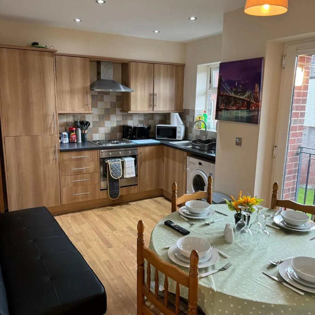 Photograph of Modern, Sleeps 10, Parking, Etihad, CoOp Live, River Park, Manchester