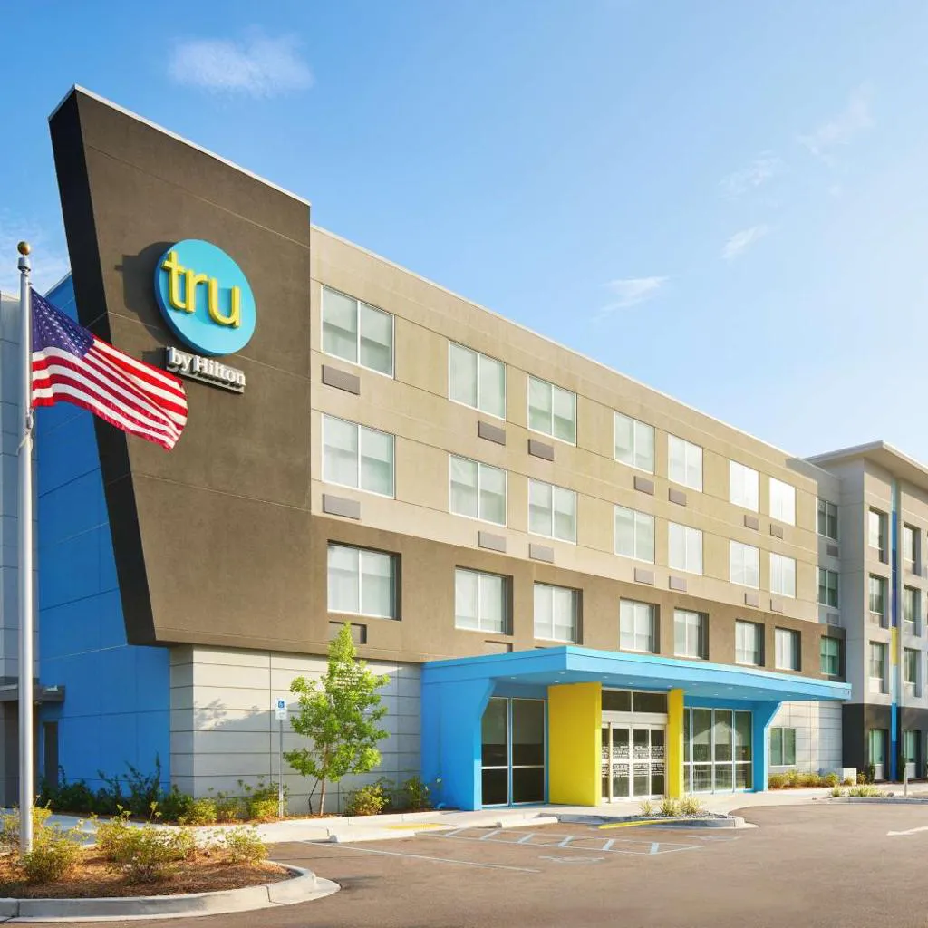 Photograph of Tru By Hilton Charleston Airport
