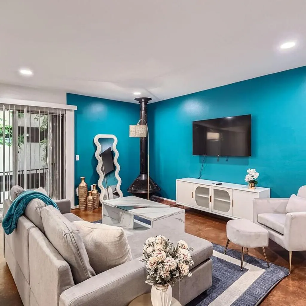 Photograph of Your Stylish King Suite Getaway - Sleeps 4 - Pool, Prkg