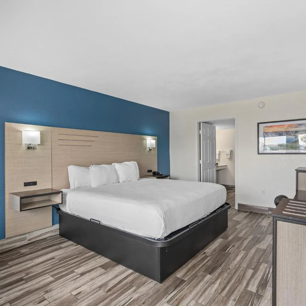 Photograph of Baymont by Wyndham Orlando Downtown