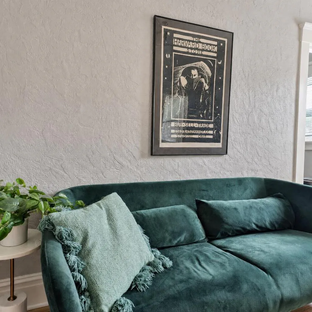 Photograph of 1BR Alphabet District Apartment - NW 23rd