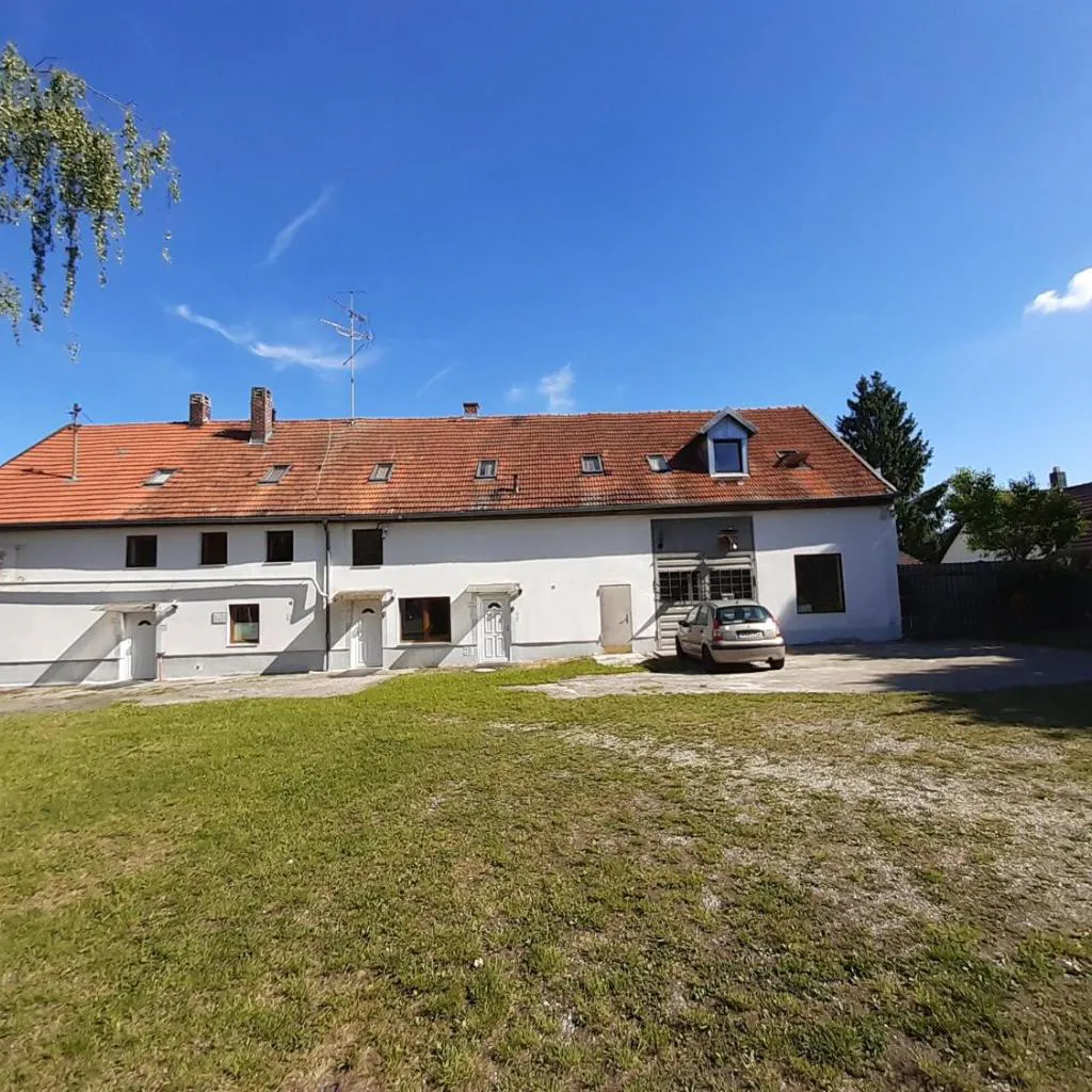 Photograph of 2-Rent Group Hostel Rooms&Apartments EVE168