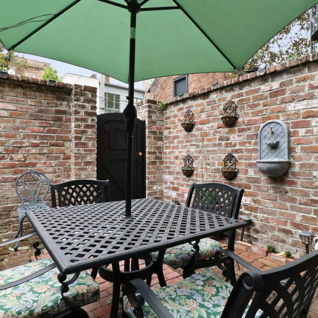 Photograph of Oglethorpe Square Garden Apartment by Lucky Savannah