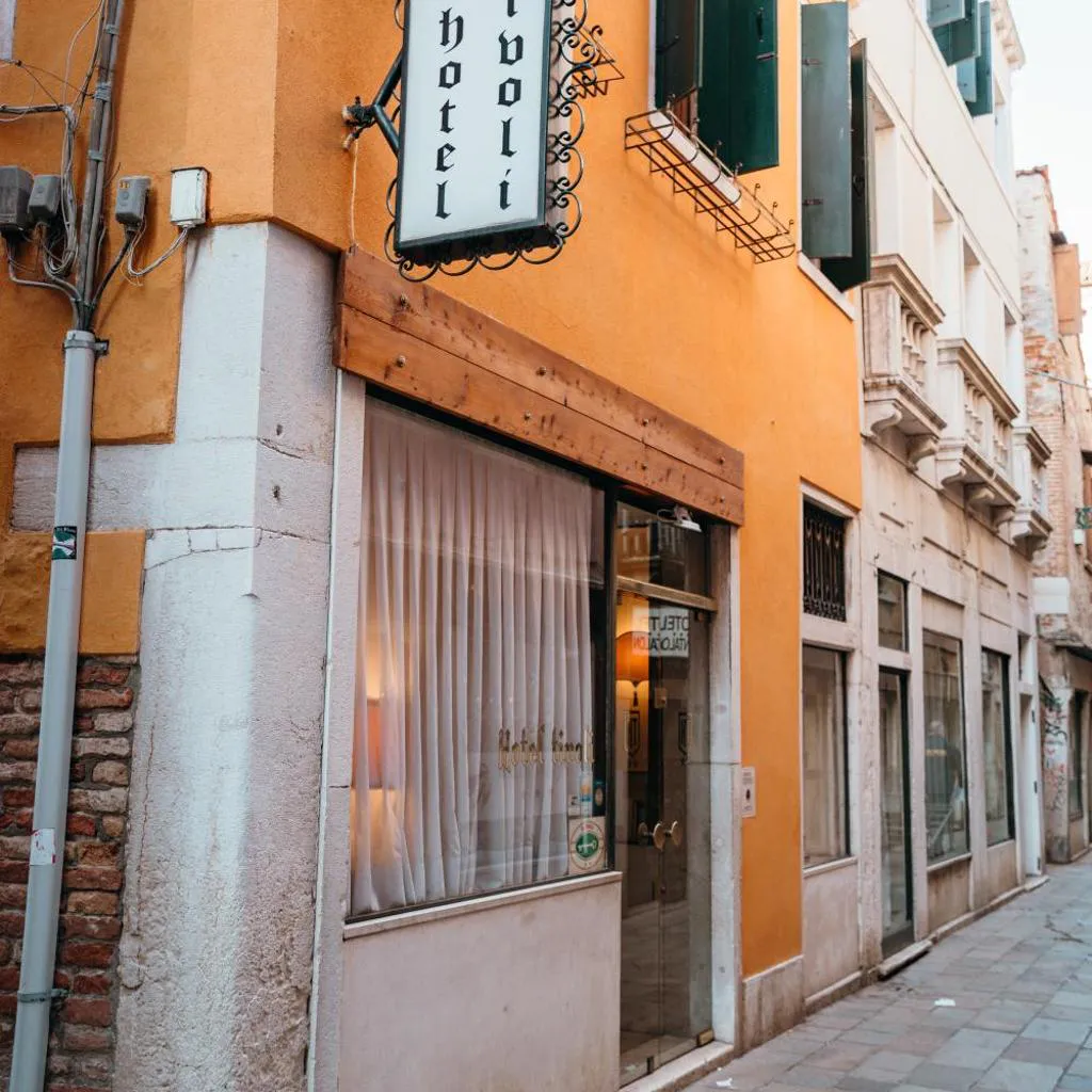 Photograph of Hotel Tivoli
