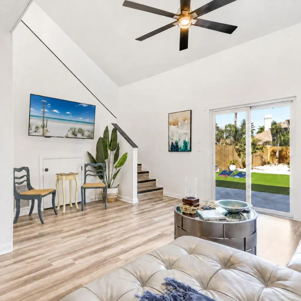 Photograph of Las Olas Cabana - Close to Beach & Restaurants