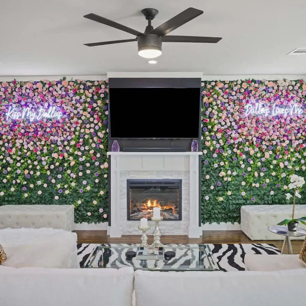 Photograph of Queen's Landing Luxe New Glam Home in Dallas