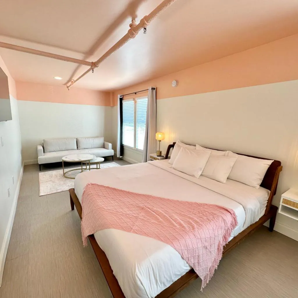 Photograph of Peninsula Bed & Cocktails