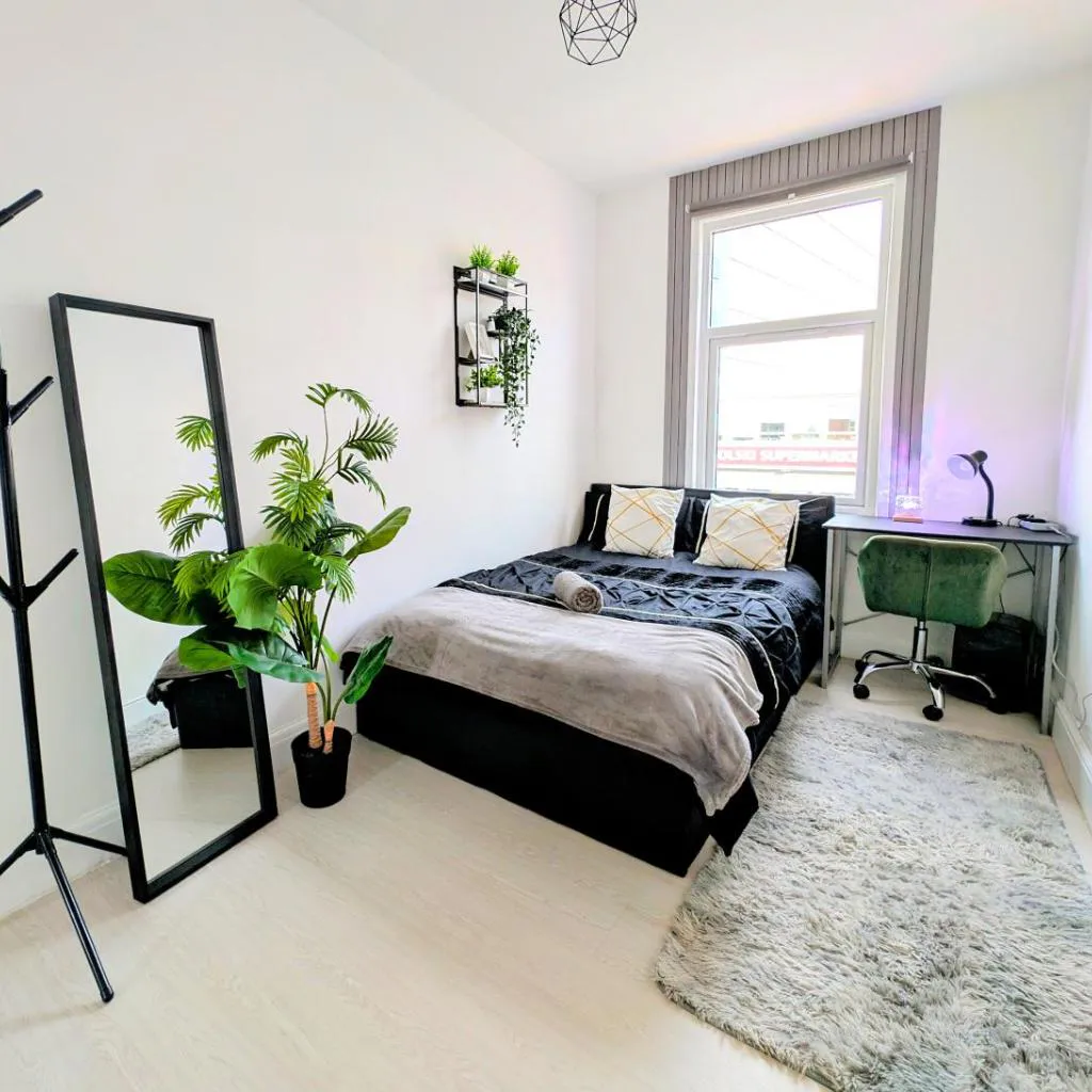 Photograph of Modern Serviced Studio in London