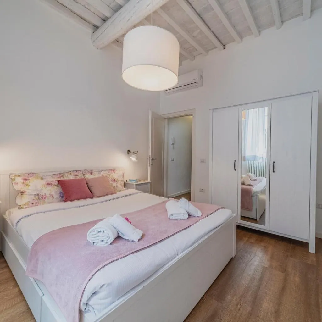Photograph of 32 nero - Florence Apartment San Niccolò