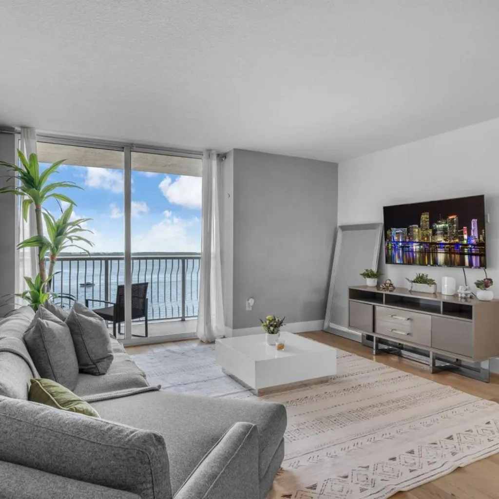 Photograph of Stunning Bay View 3BR wtih Pool, Gym and Brickell