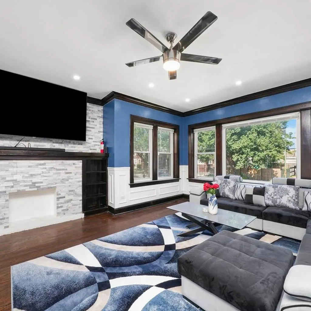 Photograph of Gorgeous 5 BR Gem with Games