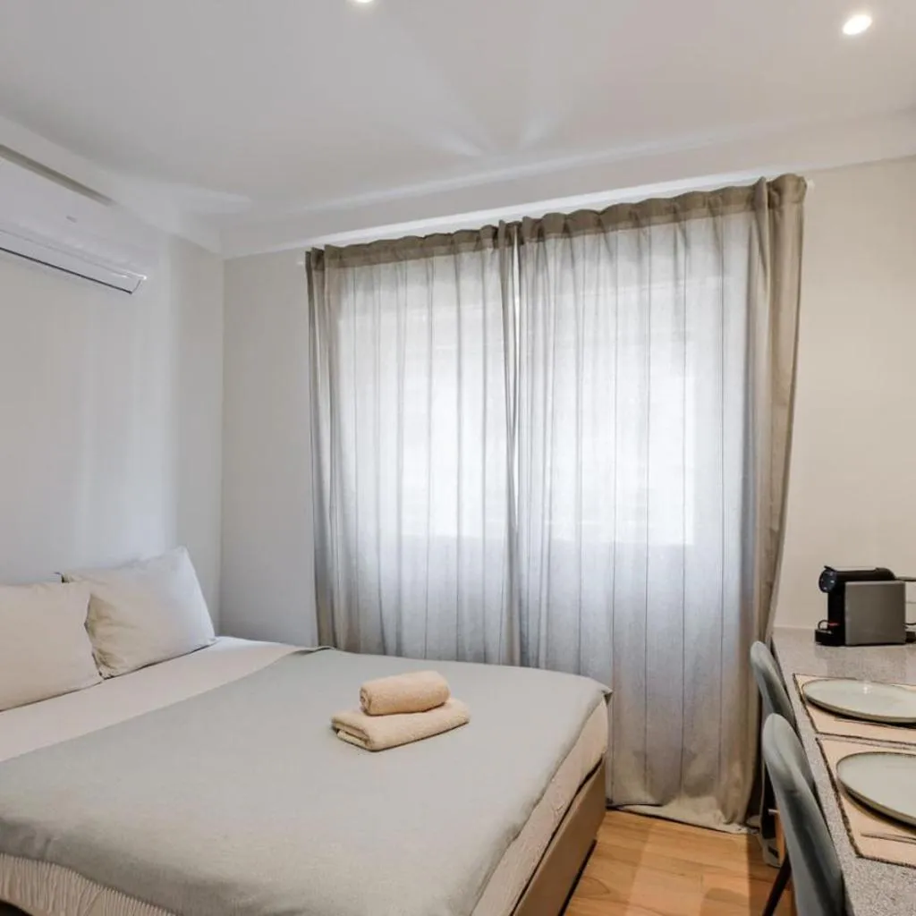 Photograph of Lovely studio fully equipped near subway N13