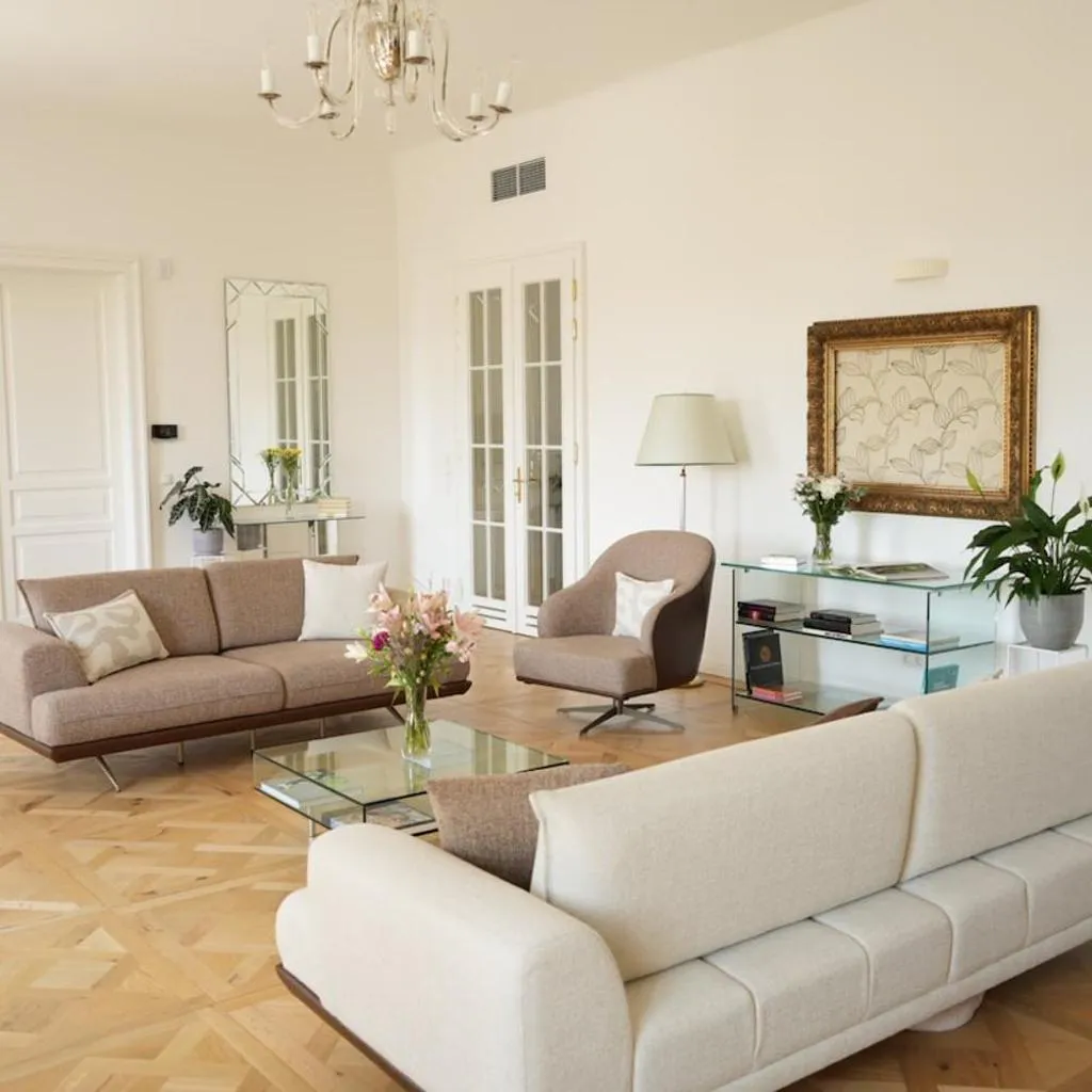 Photograph of Large, Elegant Residence Vienna