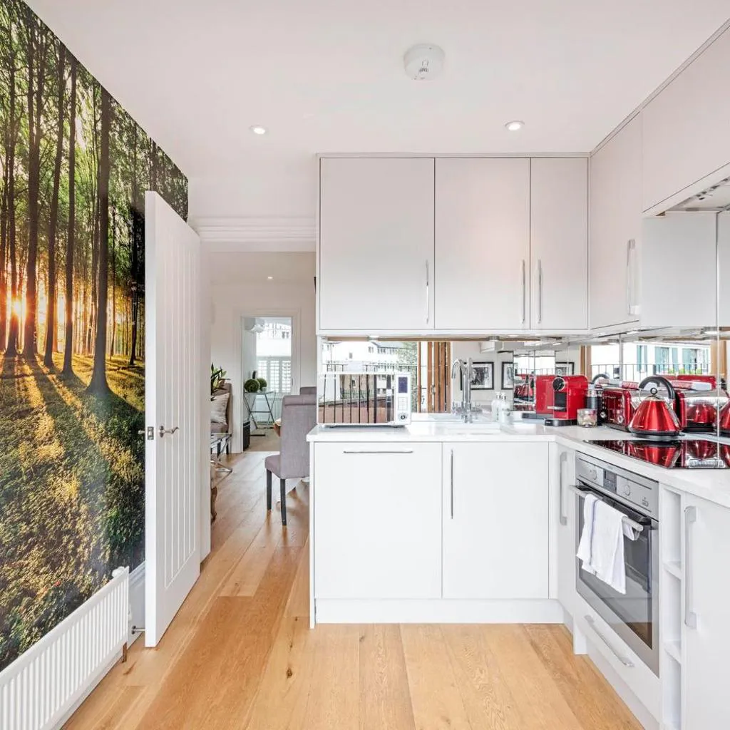 Photograph of Pet-Friendly Fulham 1-Bed Apt 2 Mins to Tube
