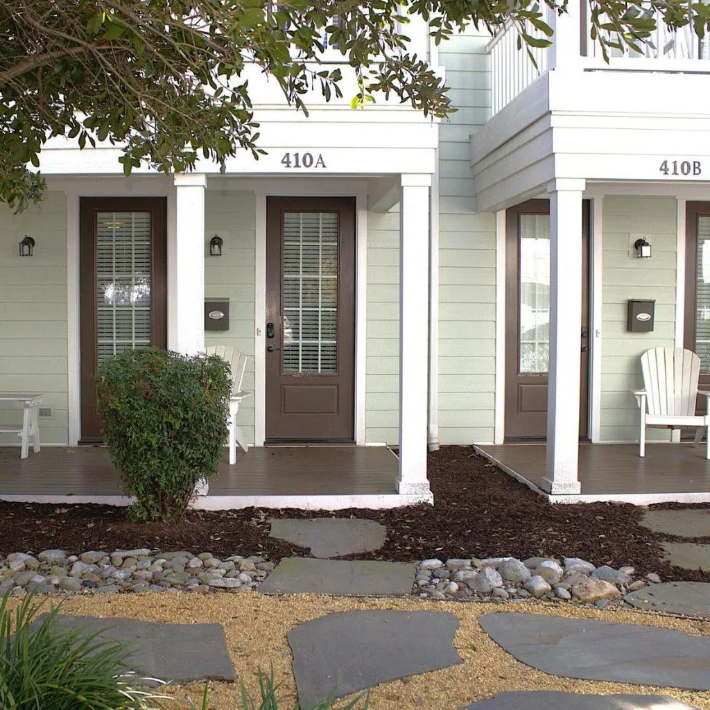 Photograph of 410B The King Neptune House