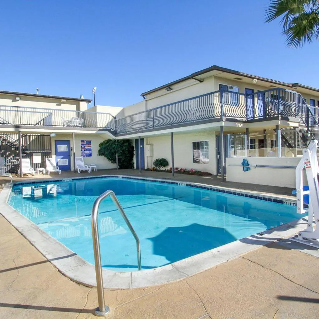 Photograph of Motel 6 San Diego, CA Airport Harbor