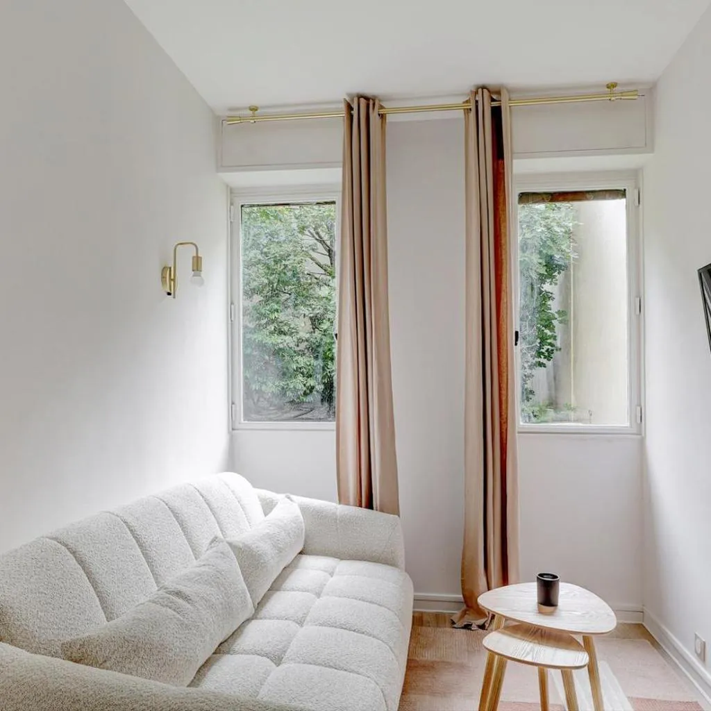 Photograph of Bluestay 806 - Superb studio