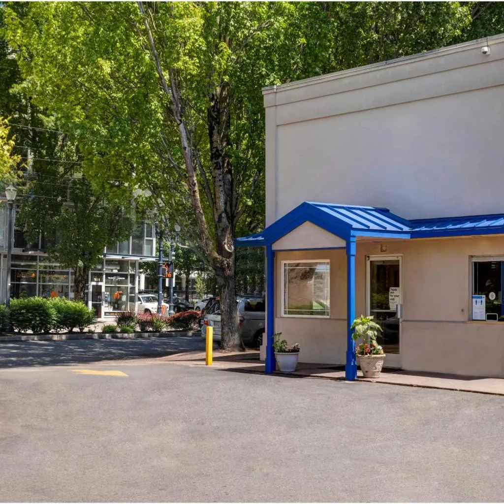 Photograph of Motel 6 - Motel 6 Portland, OR - Downtown