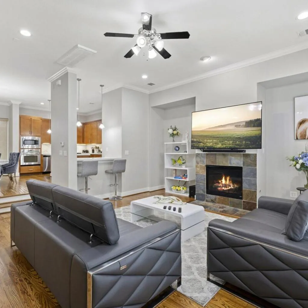 Photograph of Upscale Houston Home - Walk to Dining & Shops