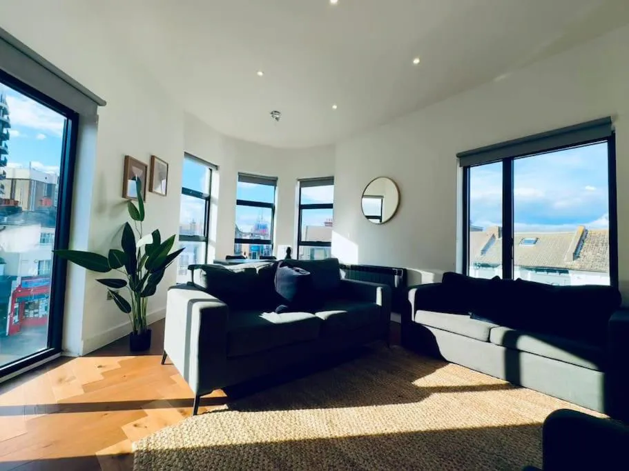 Photograph of Amazing 2 Bedrooms I Brighton station I Sleep 6