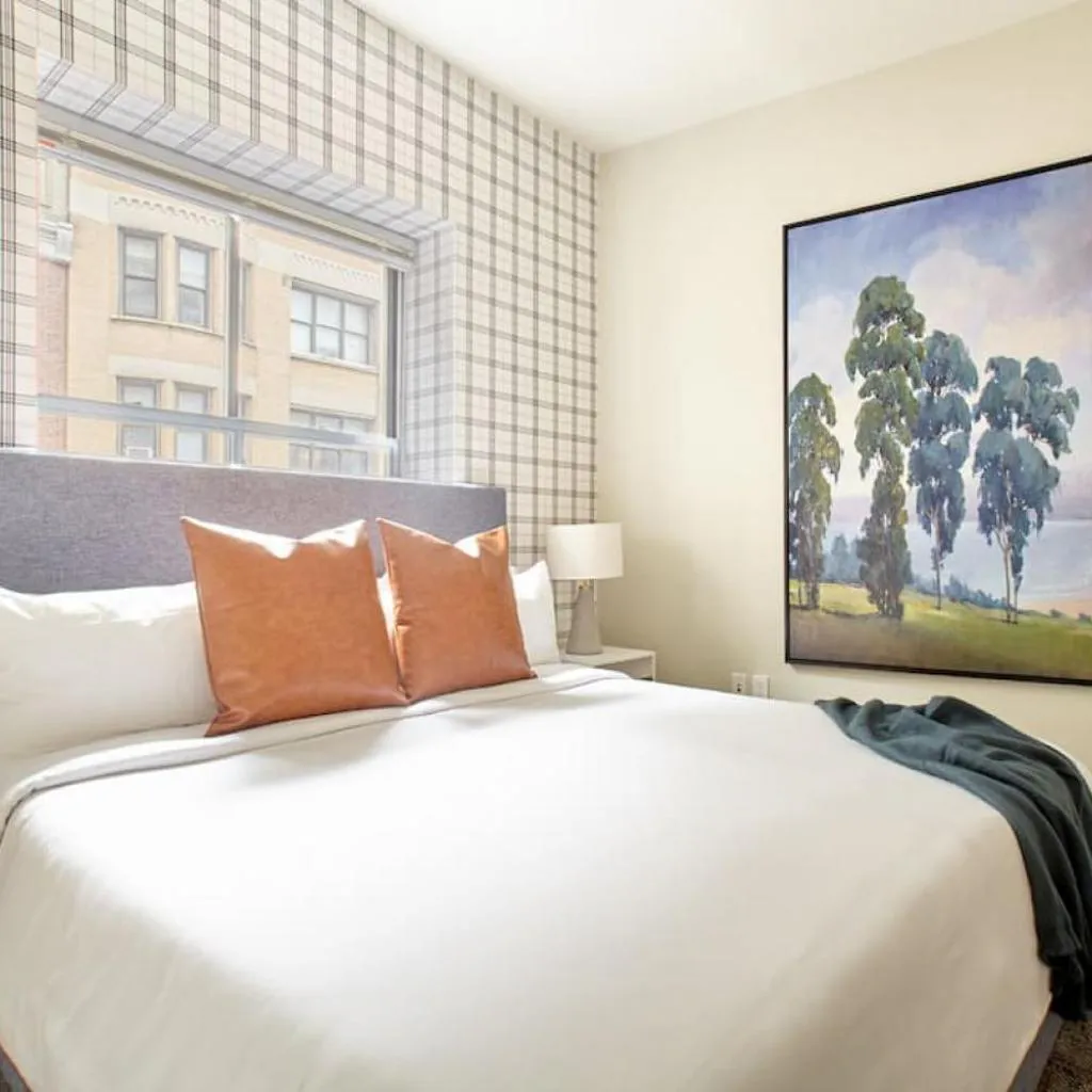 Photograph of FIDI 2 Bedroom with Keyless Entry and Fully Furnished