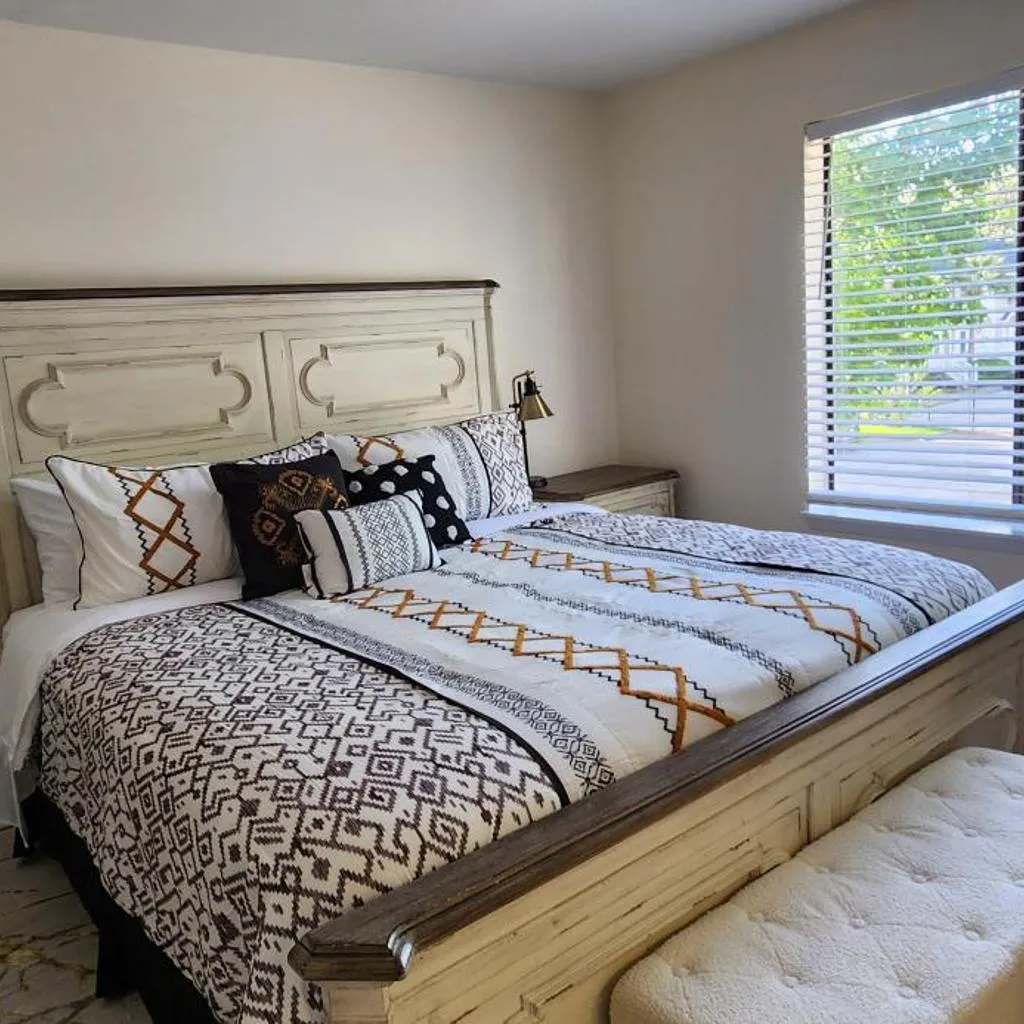 Photograph of Furnished 3 Bedroom Condo near Trident Medical Center
