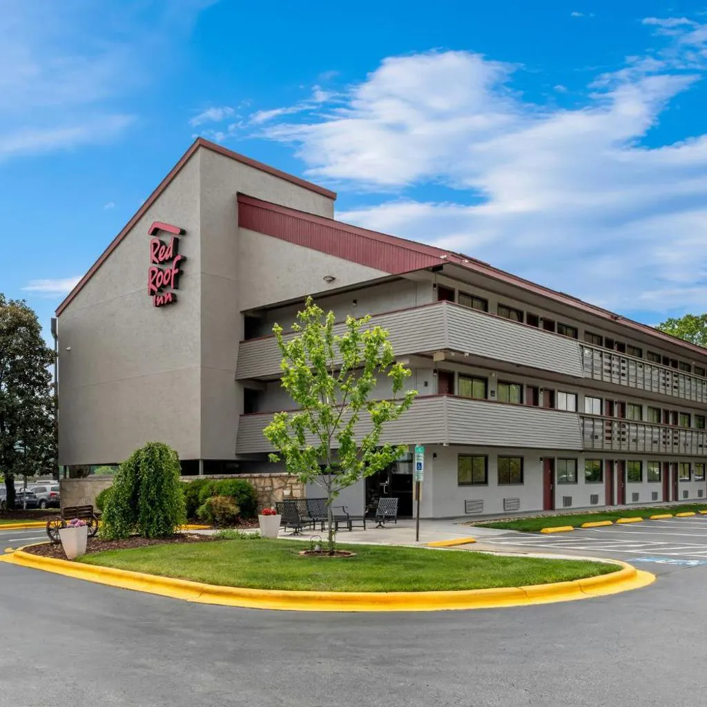 Photograph of Red Roof Inn Asheville - Biltmore West