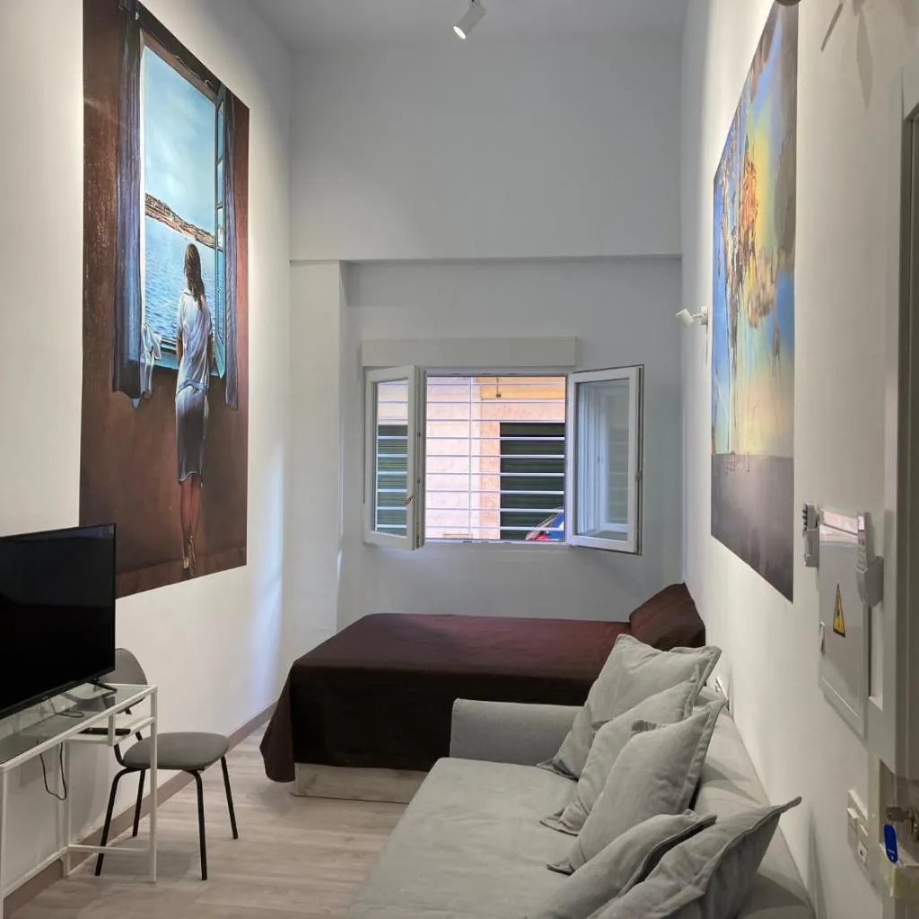Photograph of Golondrinas de Malaga "Apartamentos con mucho Arte" y terraza solarium en coliving